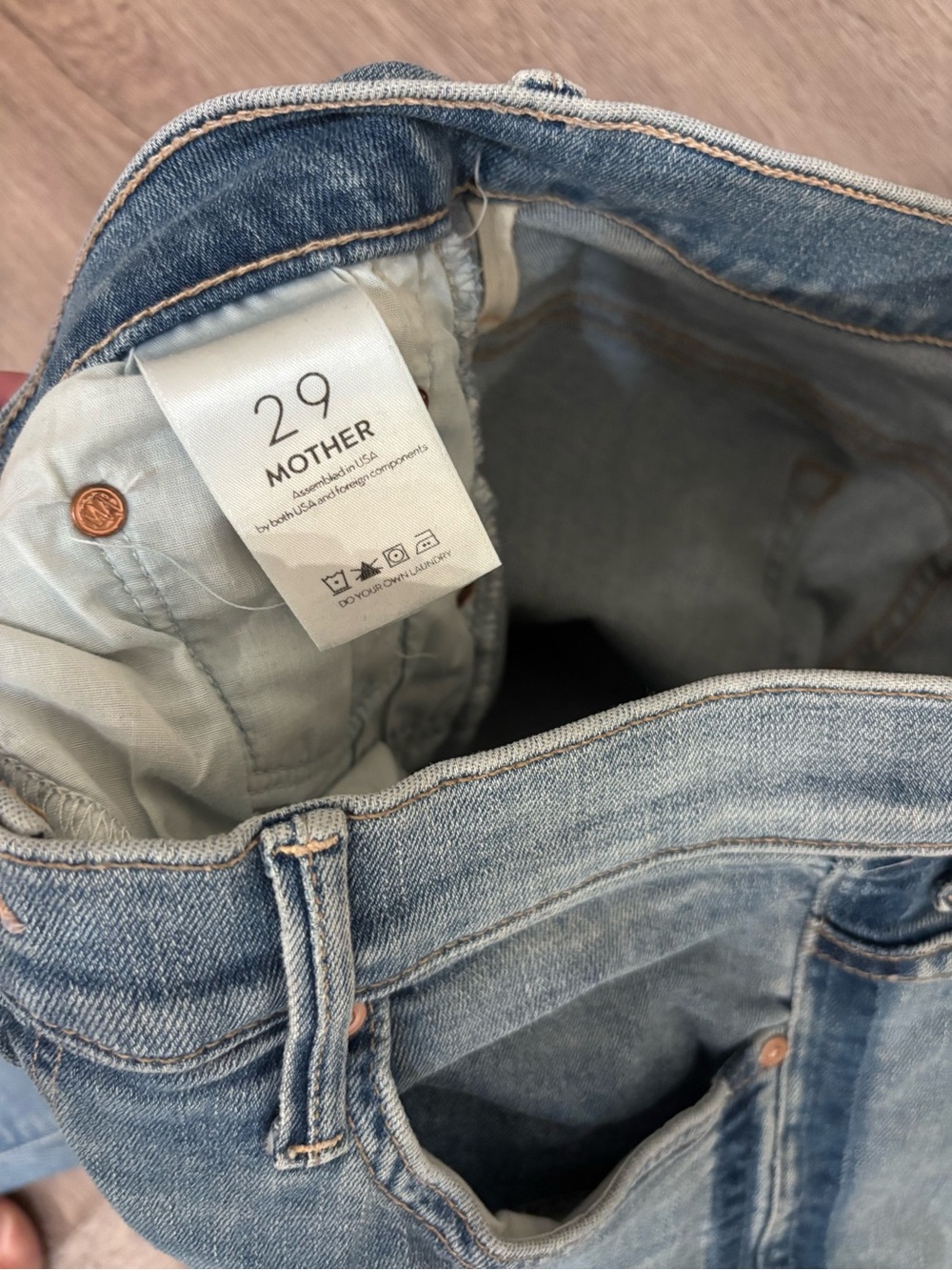 MOTHER Light Blue Denim Jeans with Dark Blue Contrast - Picture 4 of 4